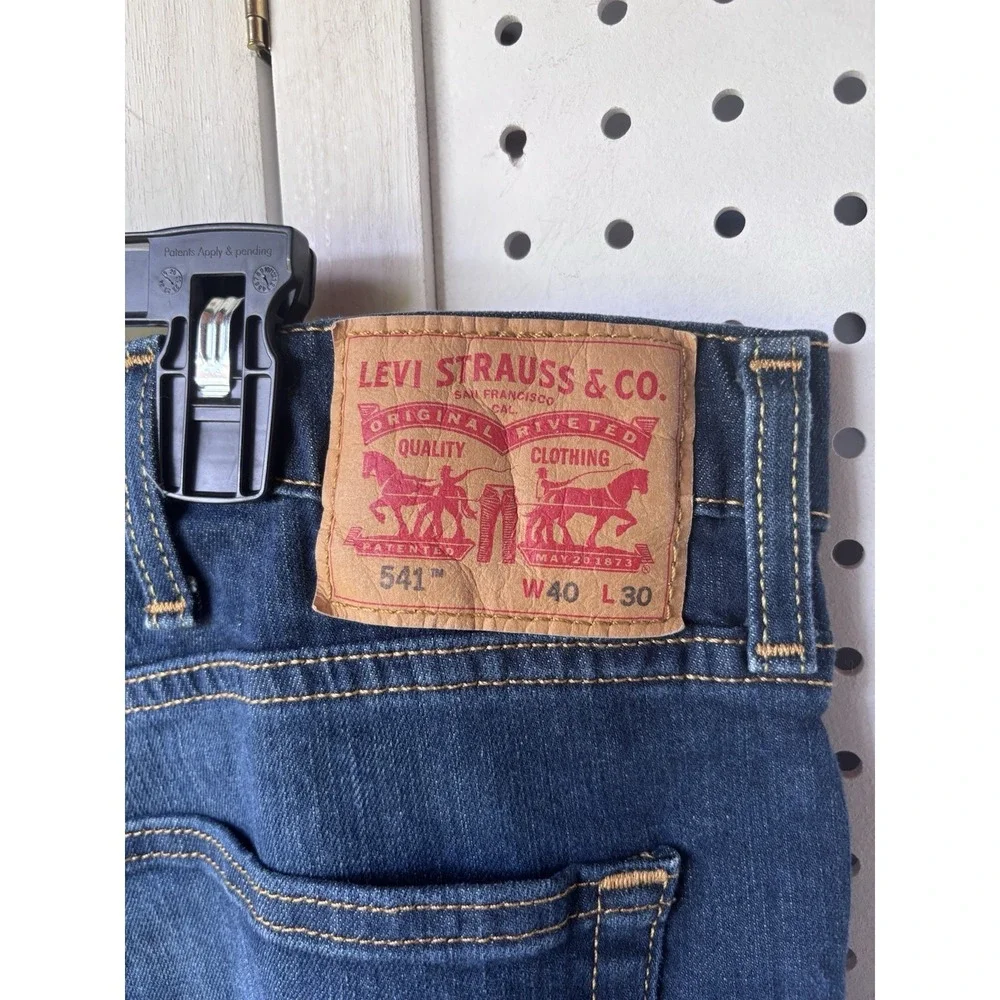Levi's Jeans Men 40x30 (Fits 40x29) 541 Athletic Taper Blue Whisker Fade Stretch